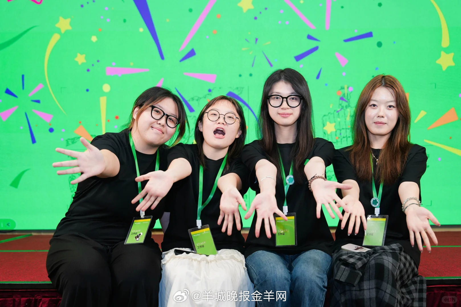 山海有光，因你而亮：感谢志愿者！🔥七月，热浪蒸腾的广州阿那亚九龙湖畔，穿梭着一