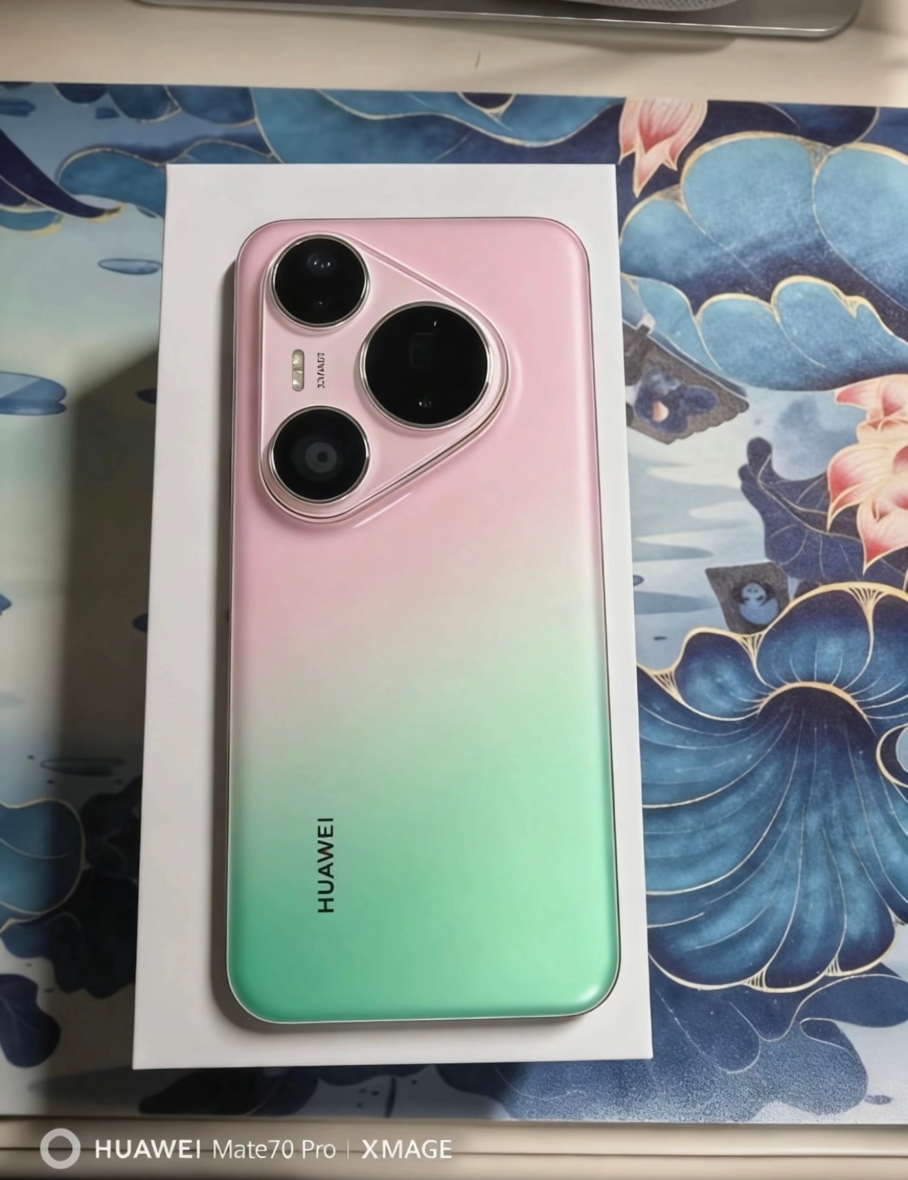 如果真的是这种质感和颜色视觉那一定会卖爆了，简直太好看了！ 华为PuraXMax