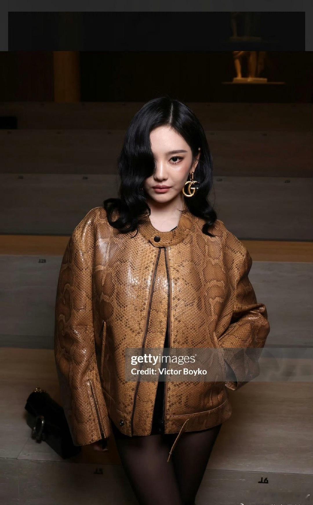 宁艺卓也是火力全开 气场好强 