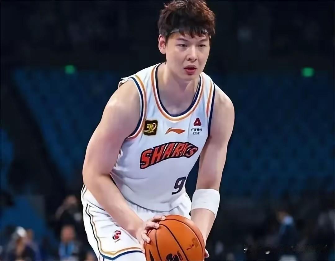 上海队打崩新疆！王哲林宝刀不老，更不是有些人眼里的“王奶奶”

★意料之中！昨晚