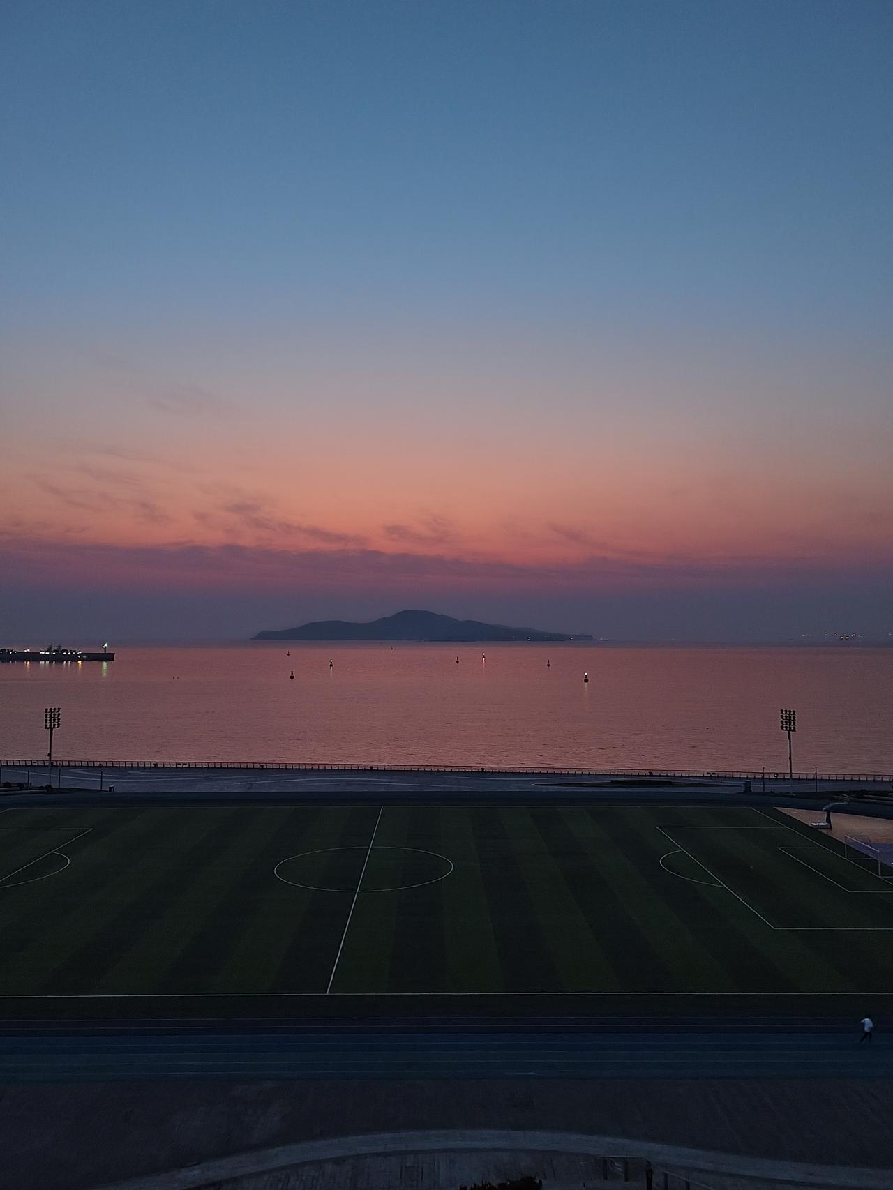 2026年3月21日我从凌晨两点出发徒步15公里到威海至海港湾看日出，用时大约2