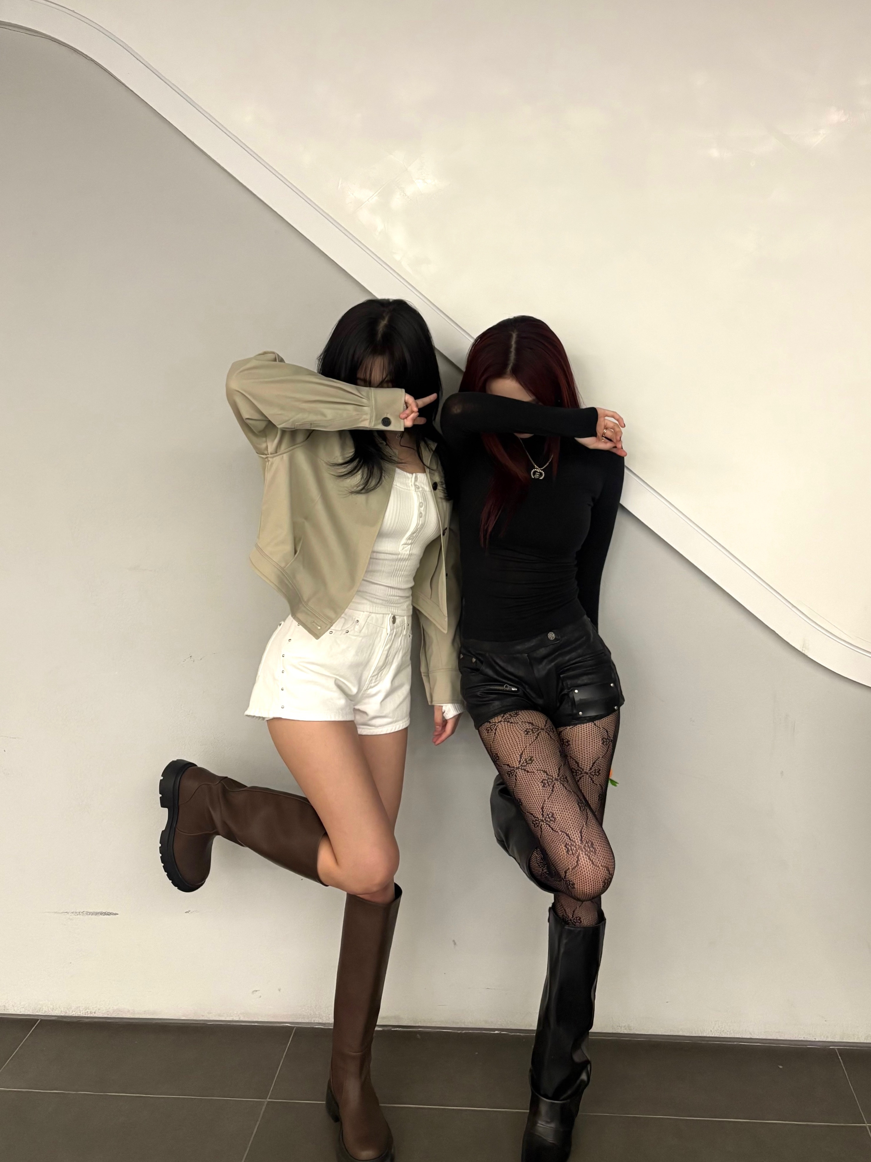 260325 AHYEON更新Wvs🤍🌙🖤 