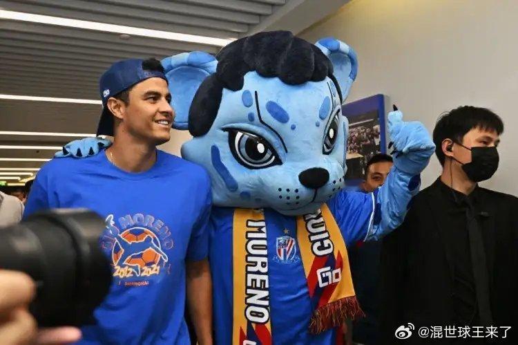 功勋归乡！莫雷诺探访申花俱乐部 官方暖心迎回老队长莫雷诺探访申花俱乐部 4月27