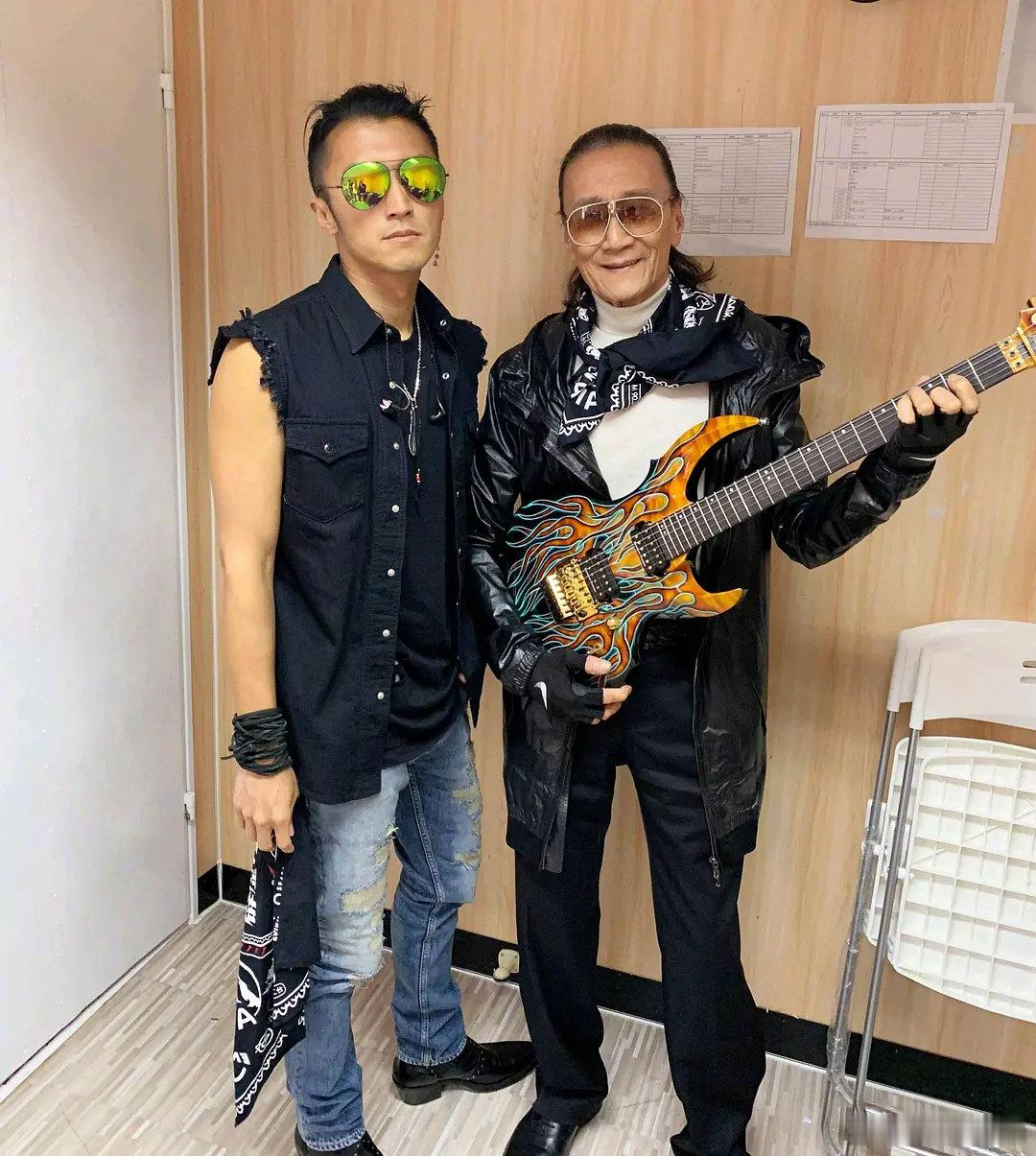 谢贤坚持以最完美的状态出现在荧幕前谢贤希望把欢乐和笑容带给观众谢贤去世谢霆锋发讣