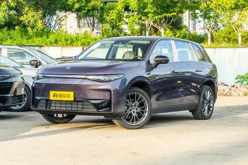 同样十几万，买零跑C10新车入门版，还是二手高配版？
 
最近看十几万级家用SU