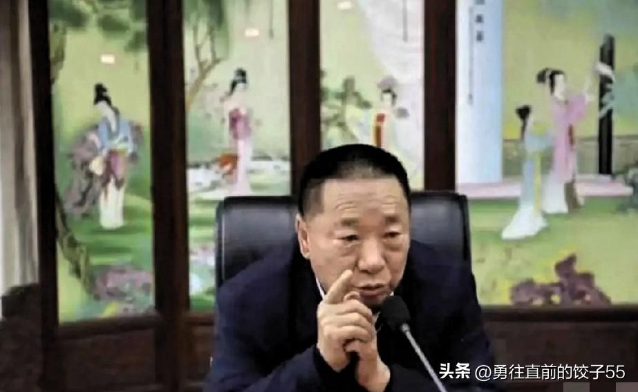 刚翻了翻山西任铁柱的资料，这履历看得我心惊肉跳。

一个掌控百亿煤焦产业的大佬，