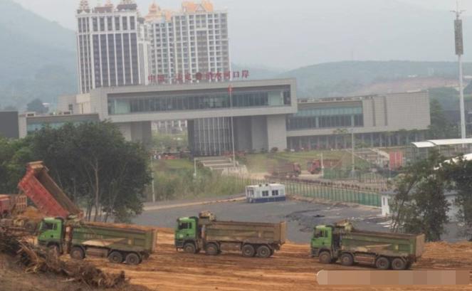 缅北正在重新修建边境贸易口岸。

根据缅甸媒体爆料，果敢同盟军在清水河口岸附近，
