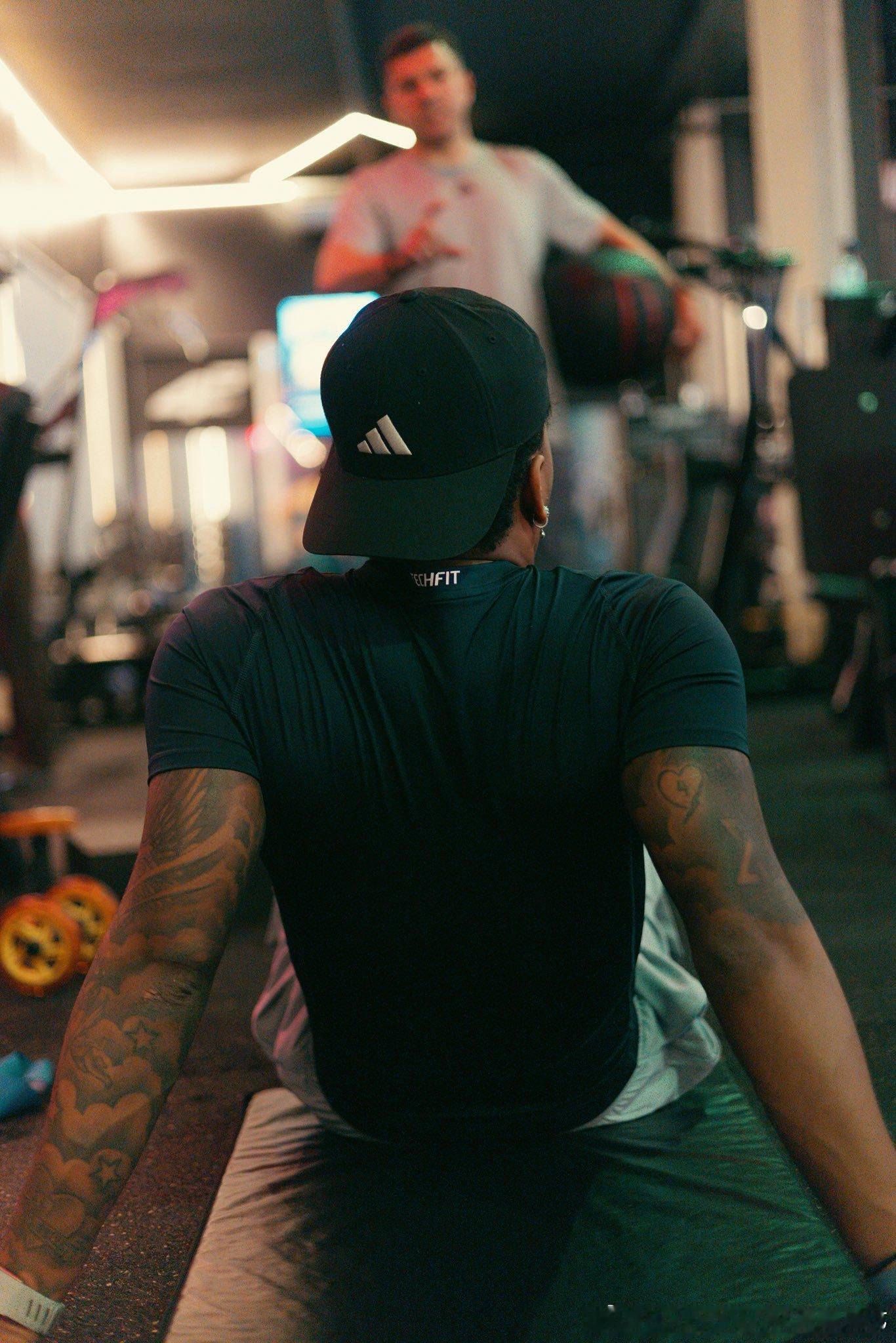 Working 💪🏾⏳巴西队