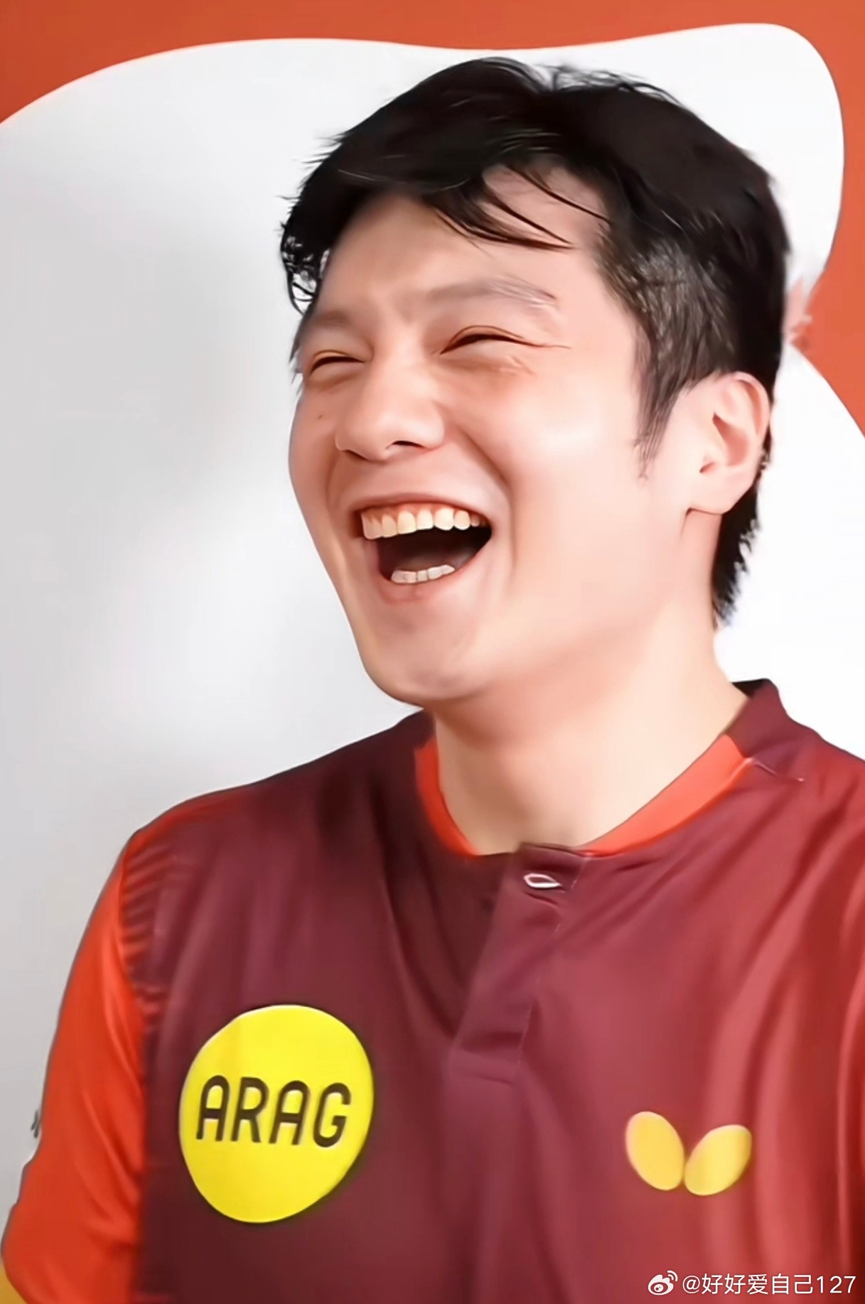 好久没看到樊振东笑得这么强烈、自然了笑容背后，是他对乒乓球那份独有的纯粹，也蕴含