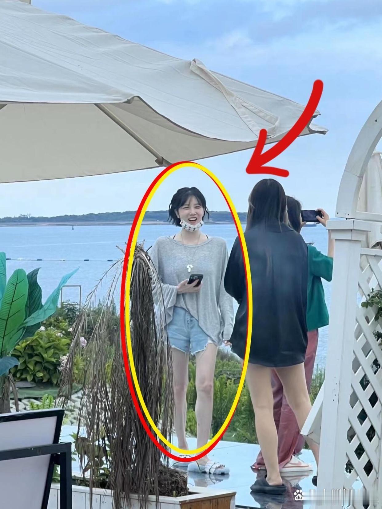 不愧是男明星们公认的美女 