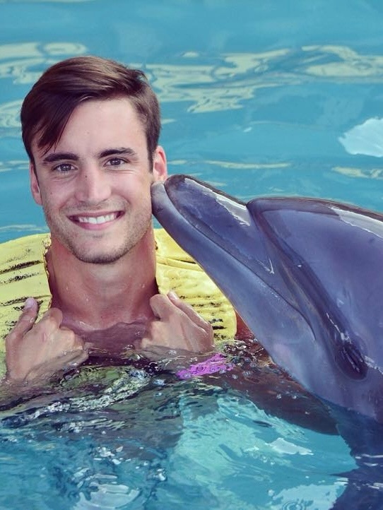 阿根廷国家队英文官方：2016年氛围🔙🎞️阿根廷球迷俱乐部