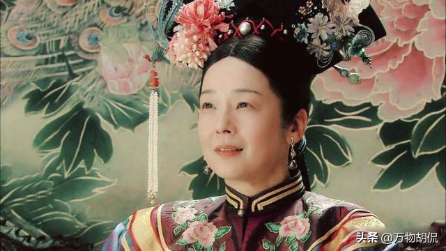 公元1880年，守寡27年的慈禧，变得犯困厌食，还恶心想吐，肚子也微微隆起。两位