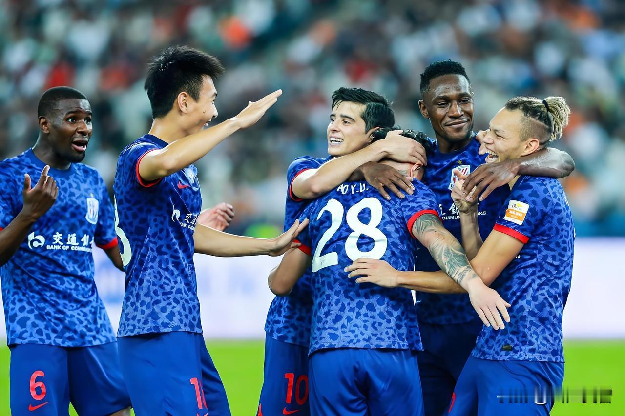 申花这个赛季有争冠的实力吗赛季初扣10分的开局，曾让申花争冠前景被看衰。但六轮战