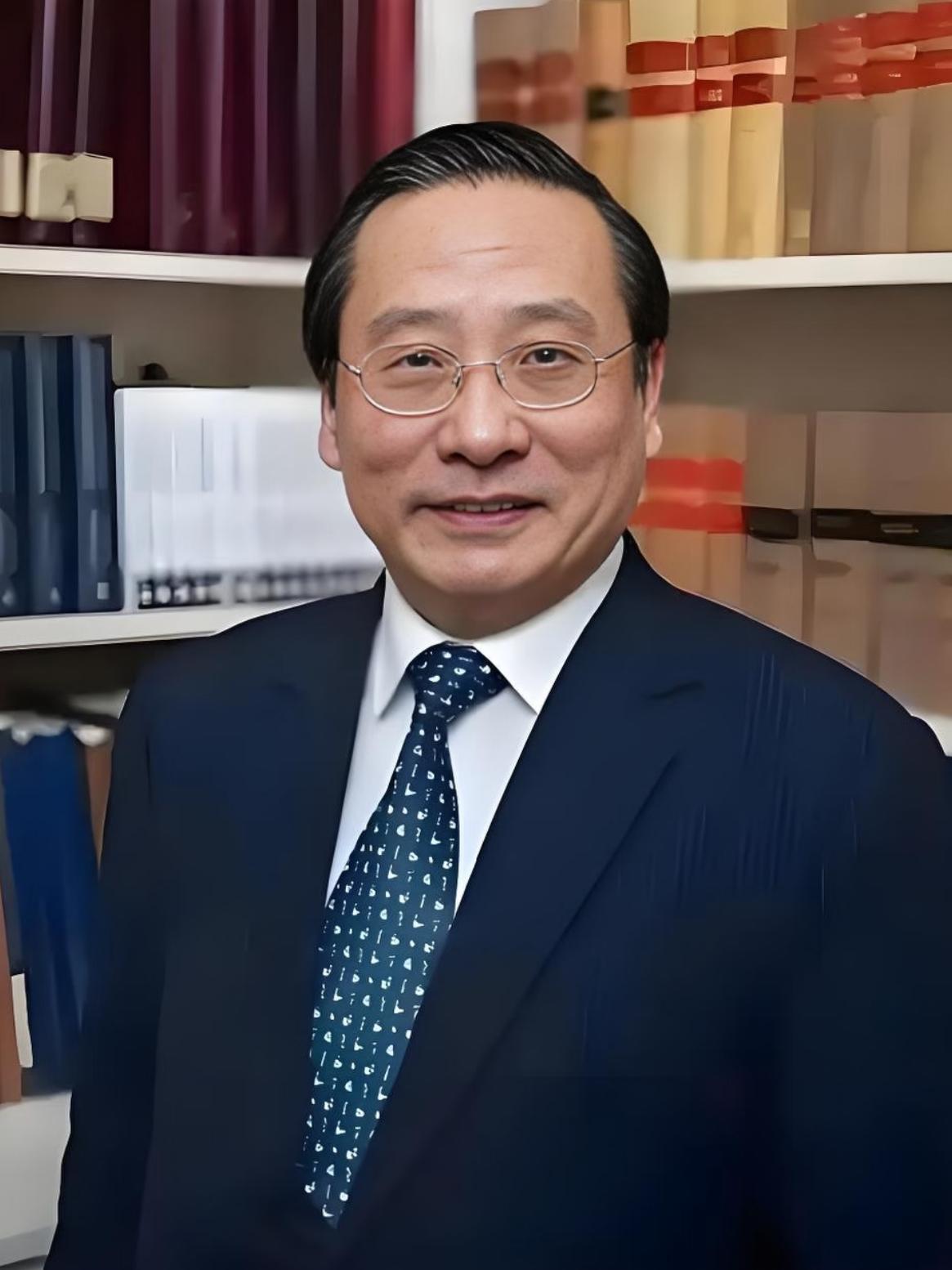 别再盯着武器差距沾沾自喜了！
​高志凯教授的警告才是真醒脑——日本真正的杀招从不