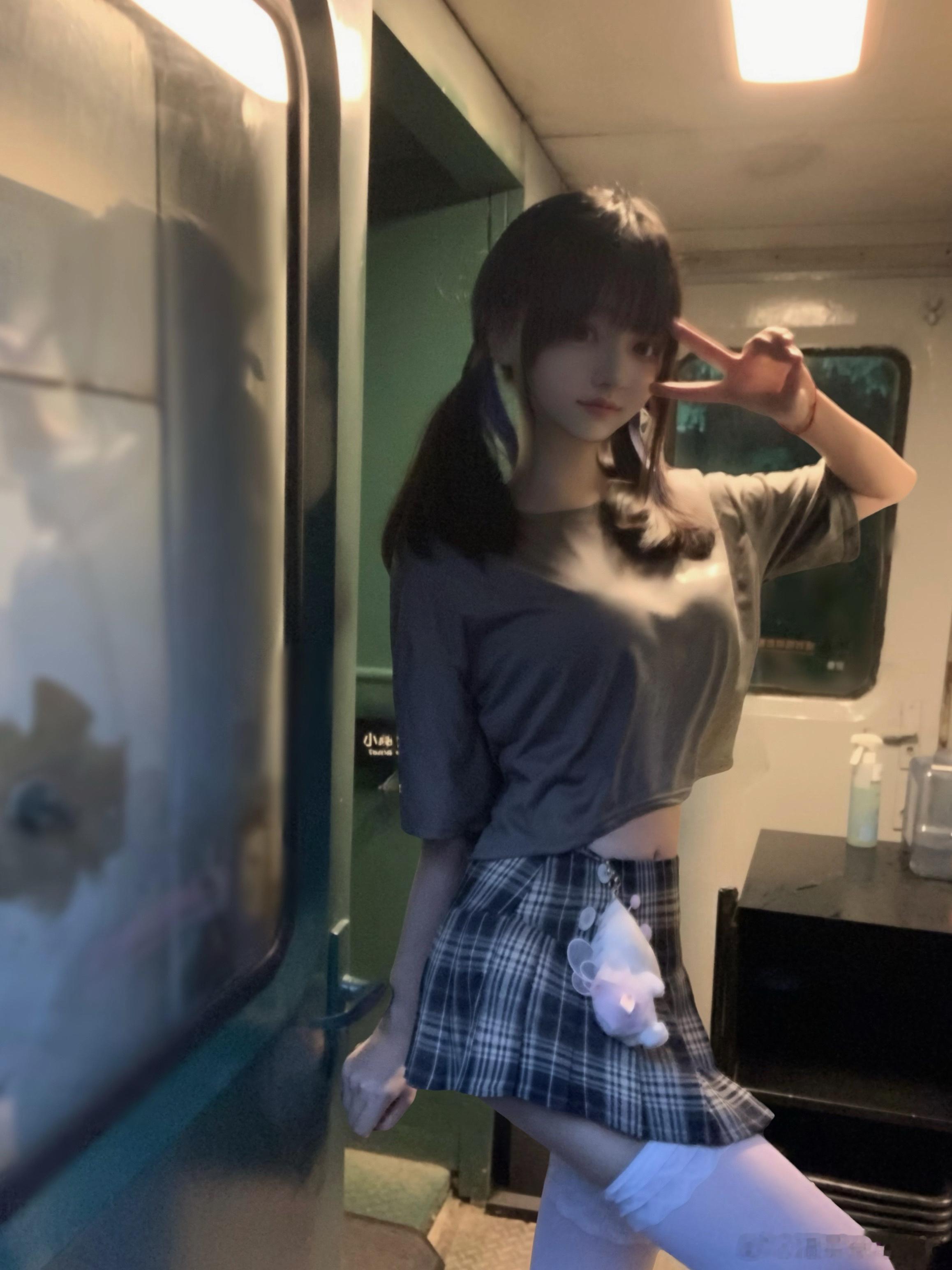 比耶 