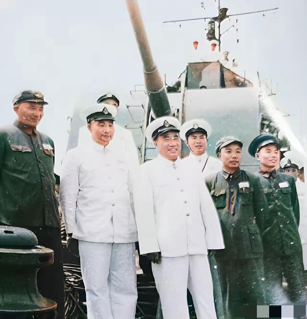 这是一张老照片，能认出三个，历史绝对不会差。