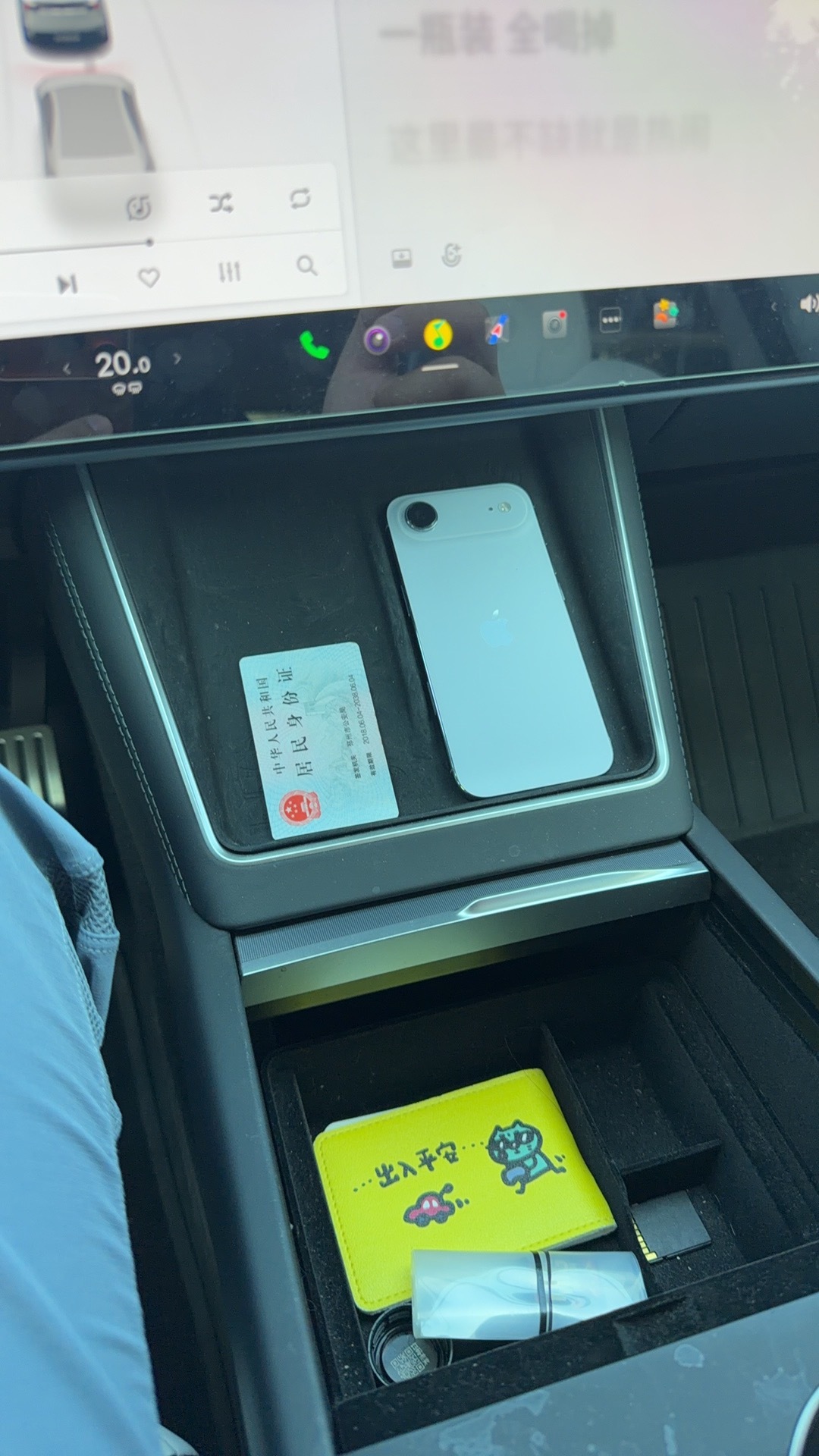 别的先放下，先吃饭吧。 