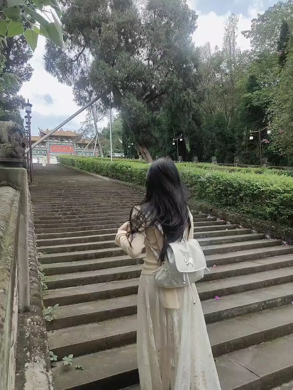 没有因为懂事而过得好，反而因为懂事看淡了许多。