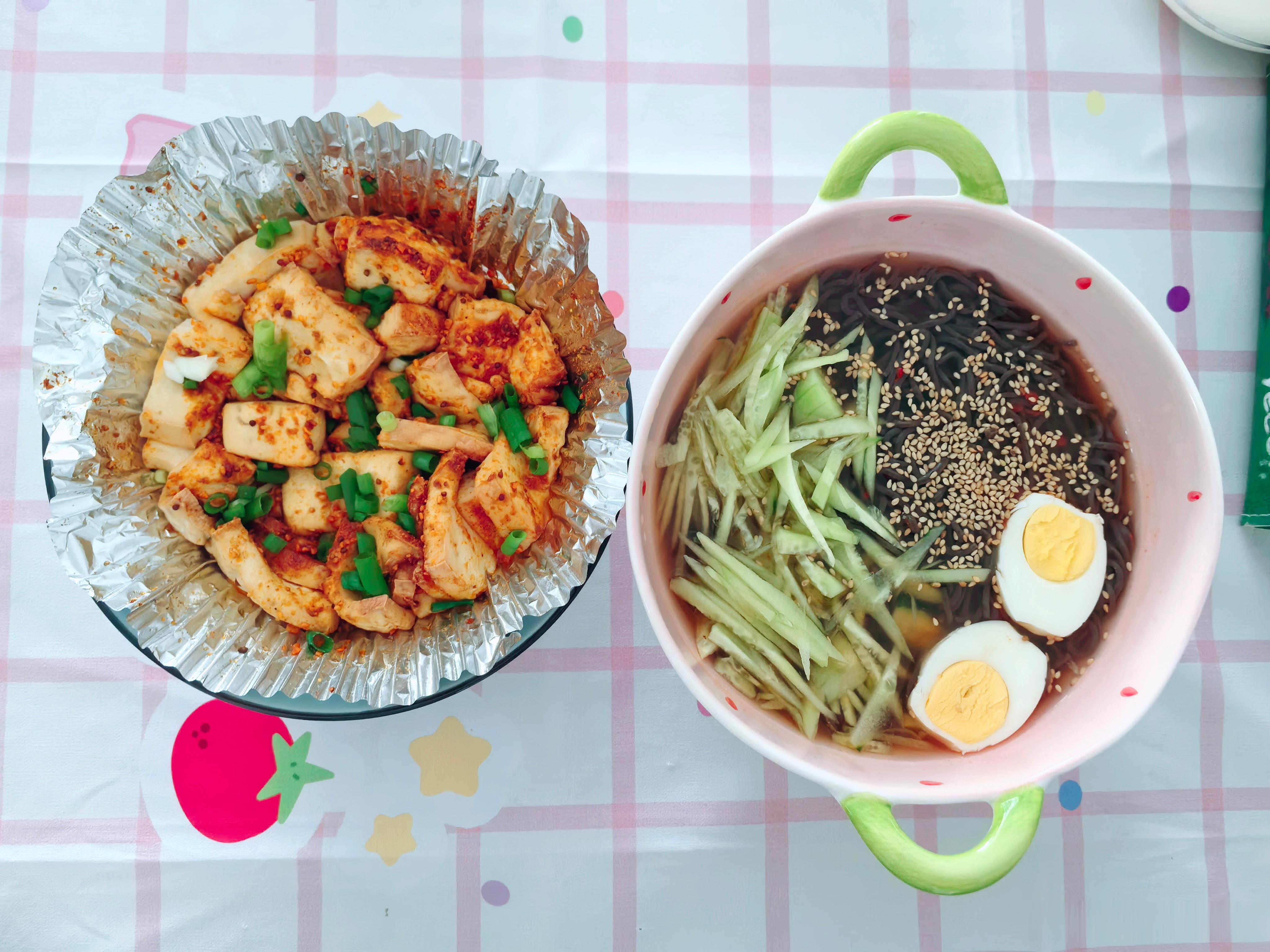 今日午餐 一个人的午餐就是这么随意，烤了一份嫩豆腐，做了一碗冷面就算结束。 