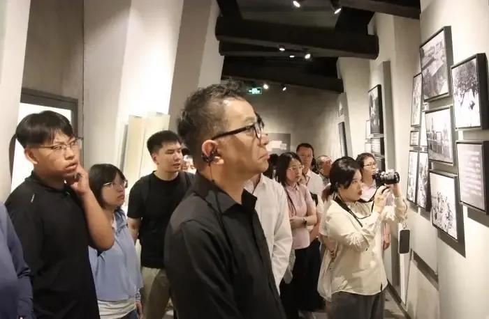 兄弟们，已经彻底“免疫”了。看到台湾民众党青年交流团一行参访四行仓库的新闻标题，