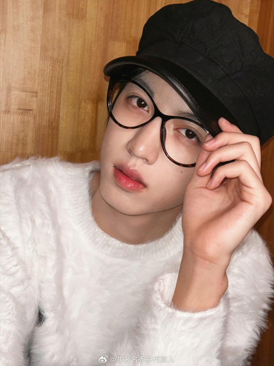 srds 这位也是真硬帅，可酷可甜的 