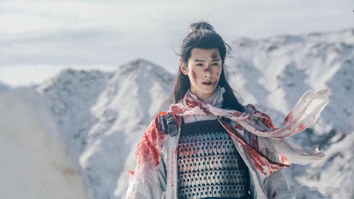 李昀锐打戏给到夯冰湖重生 诸葛玥的打戏是我近期看过最有质感的，束发长袍舞剑时像在