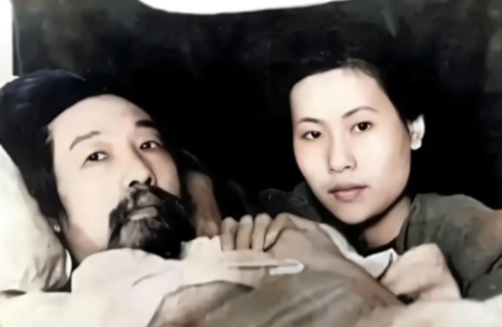 1951年，徐悲鸿因突发脑溢血，导致半身不遂（偏瘫），住进了北京医院。当时，比徐