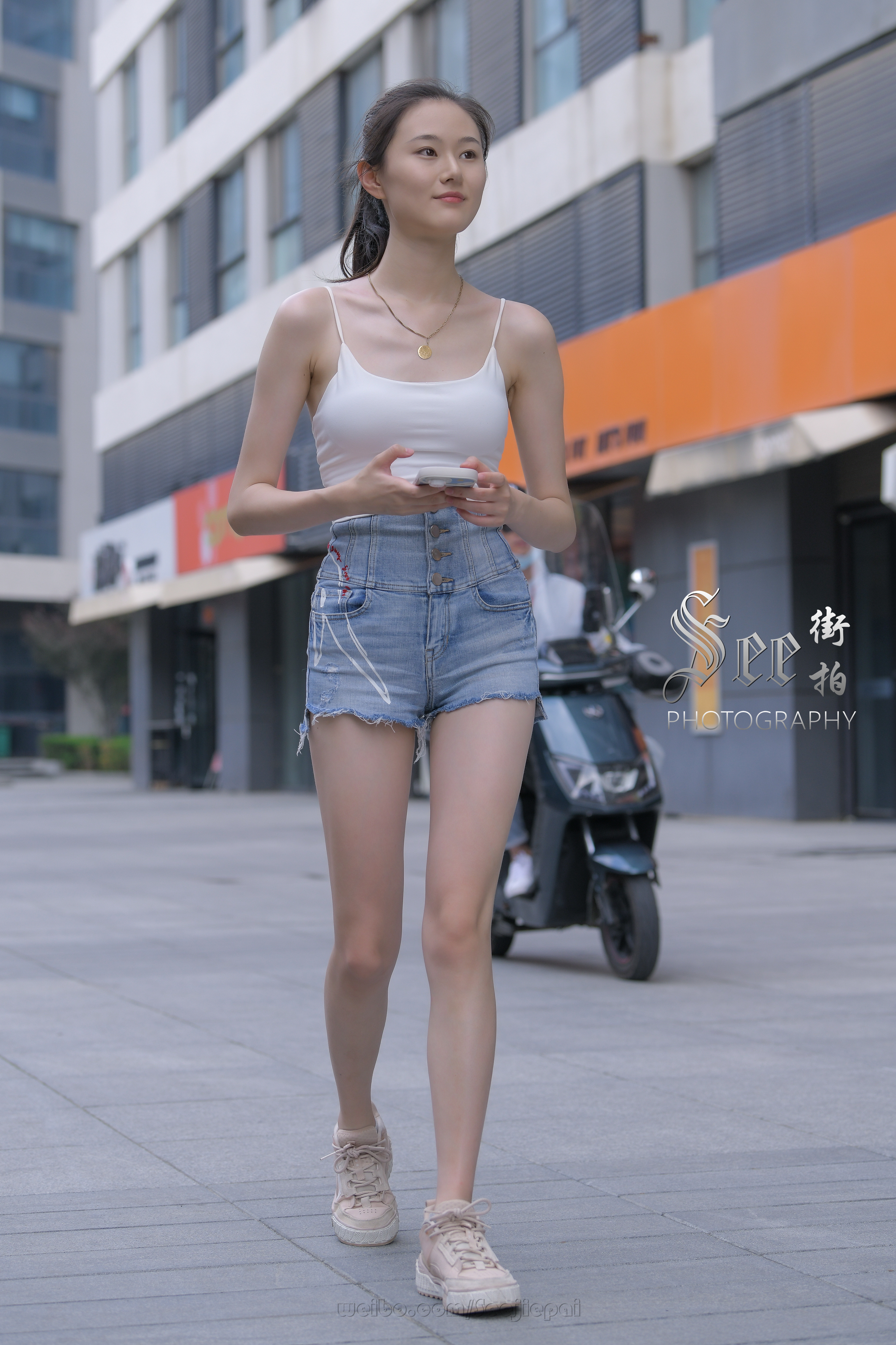 高腰短裤百搭显腿~~ ​​​