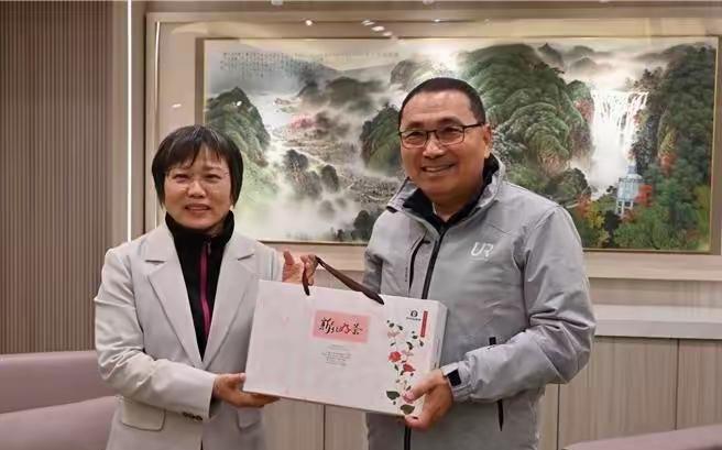 侯友宜昨天一通操作，直接把自己的真面目扒得底朝天！

侯友宜这波操作太恶心人了！