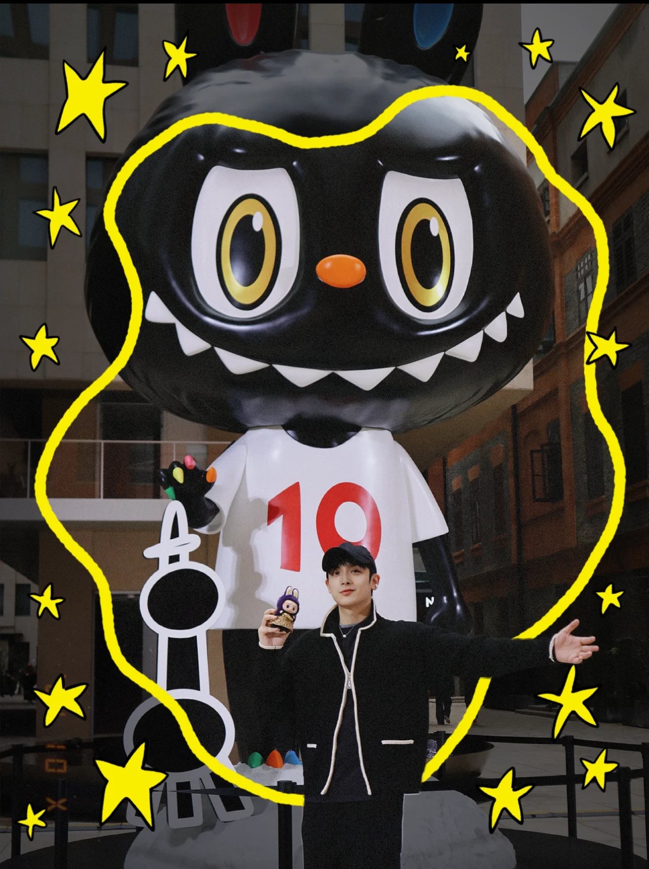 labubu十周年展览[蛋糕]来给你过生日了！爆火全球的小东西已经10岁了。看展