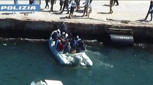 这就是中国对巴拿马的第二级精准制裁。所有巴拿马注册船舶停靠中国港口，将面临漫长、