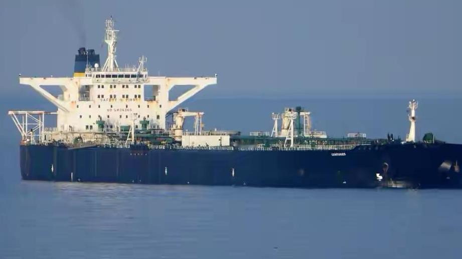 美国海岸警卫队这回出丑了！他们本来准备拦截委内瑞拉的油轮，结果人家压根没理他们，