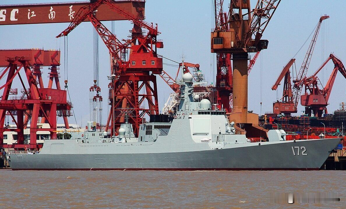 娄底舰入列，中国海军