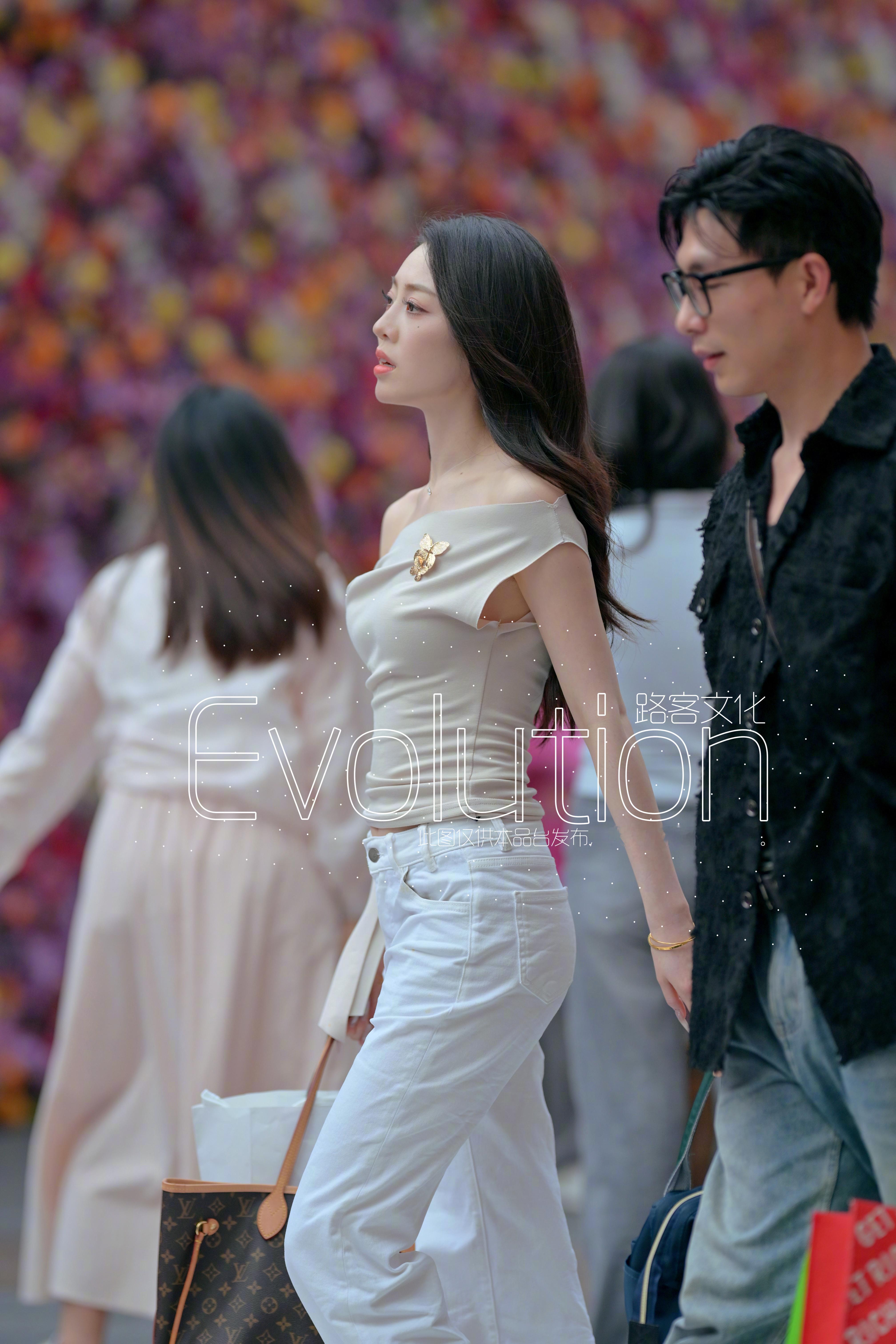 下午三点来问问各位有没有睡午觉？ ​​​