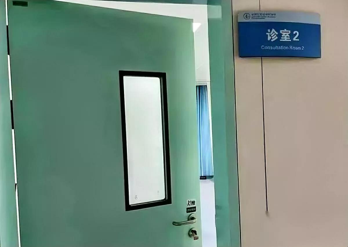 深夜10点的电话，差点把我搞懵。

对方喊我“李小姐”，语气急得像要救命——
