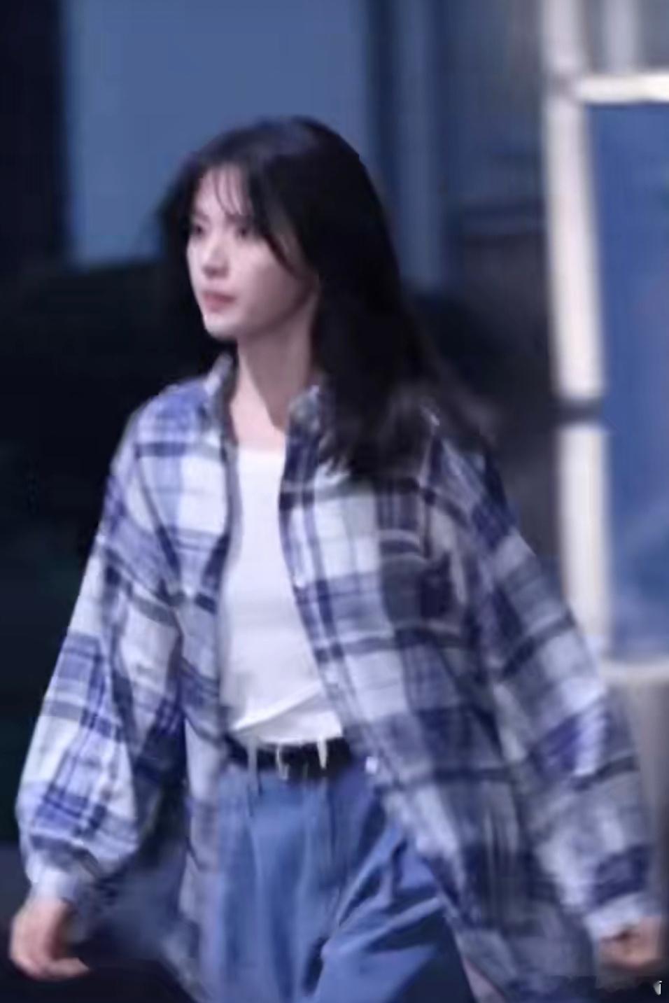 杨超越《今天是太阳雨》郑雨路透，这小脸蛋美得我见犹怜！ 