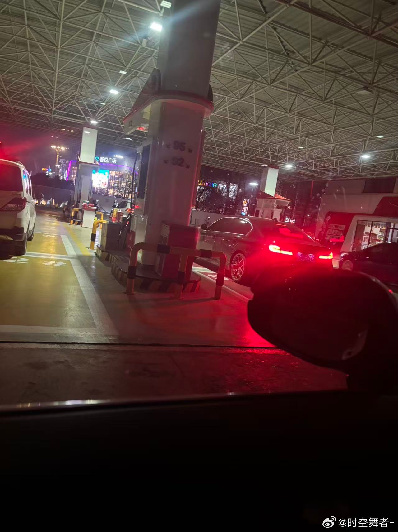 油价将迎4连涨今天，你加了吗