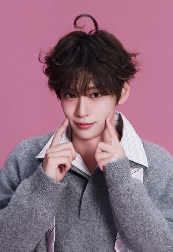 余景天官宣加入乐华真的太激动了，余景天官宣加盟乐华，这一步走得太稳，以后星途坦荡