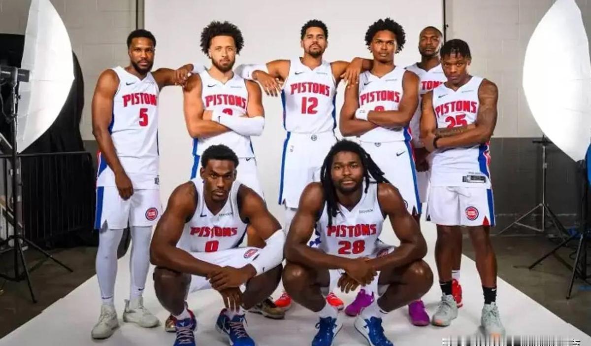 火箭两连败，不是没实力，是范弗利特没上场。
少了他，全队像没油的车，轮子转得欢，