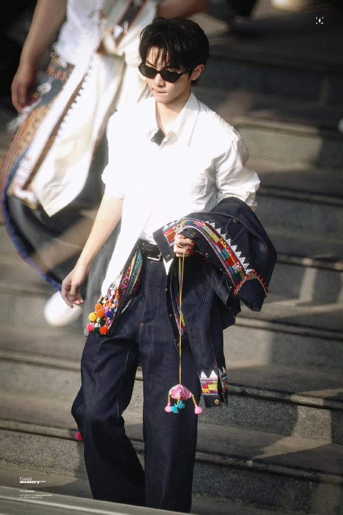 马嘉祺的哥感好浓…我的嘴角发洪水了