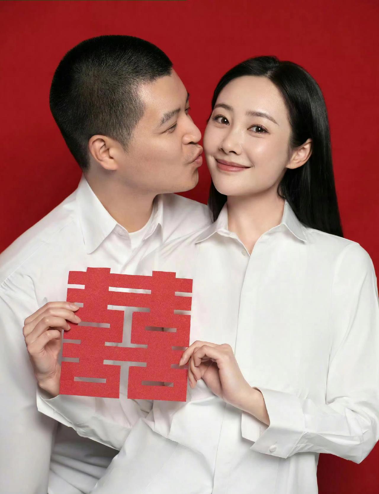 王菊“晒结婚照”回应李纯官宣！闺蜜情太好磕了

笑不活了！李纯和马頔今天官宣结婚