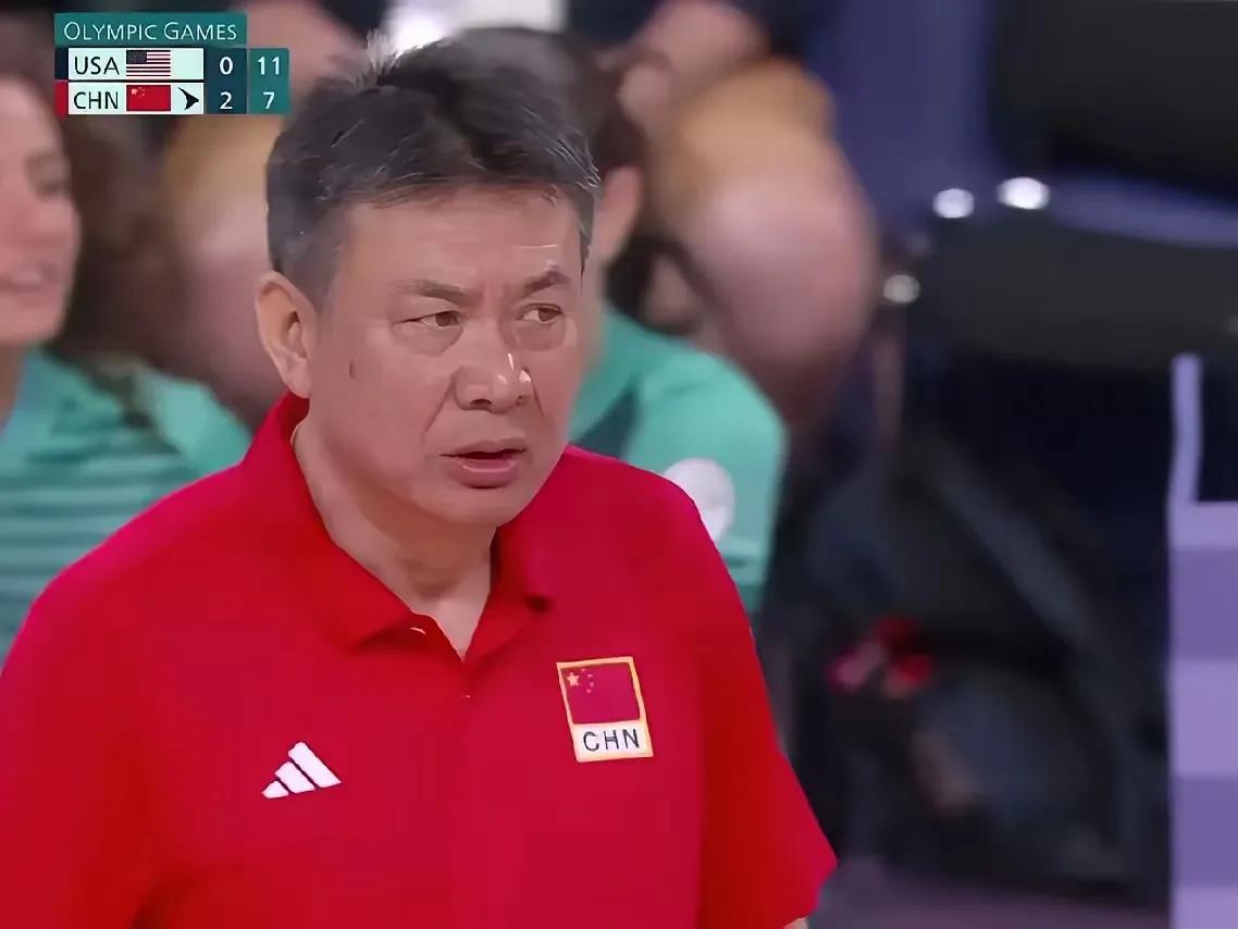 中国排球界，在经历了陈忠和与郎平两位传奇教练的辉煌引领后，似乎从云端滑落至谷底。