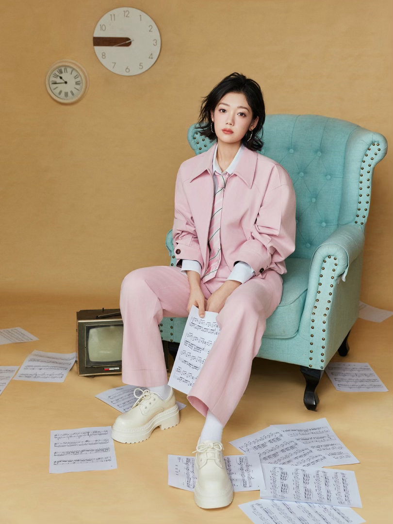 希林娜依高直播女中全员聚在一起是什么画面？希林娜依高直播告诉你：吵、甜、停不下来