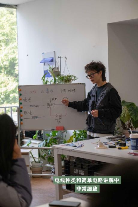 杭州99年女博士弃学开维修公司，十余名女生组队打破行业性别偏见。
 （个人观点仅