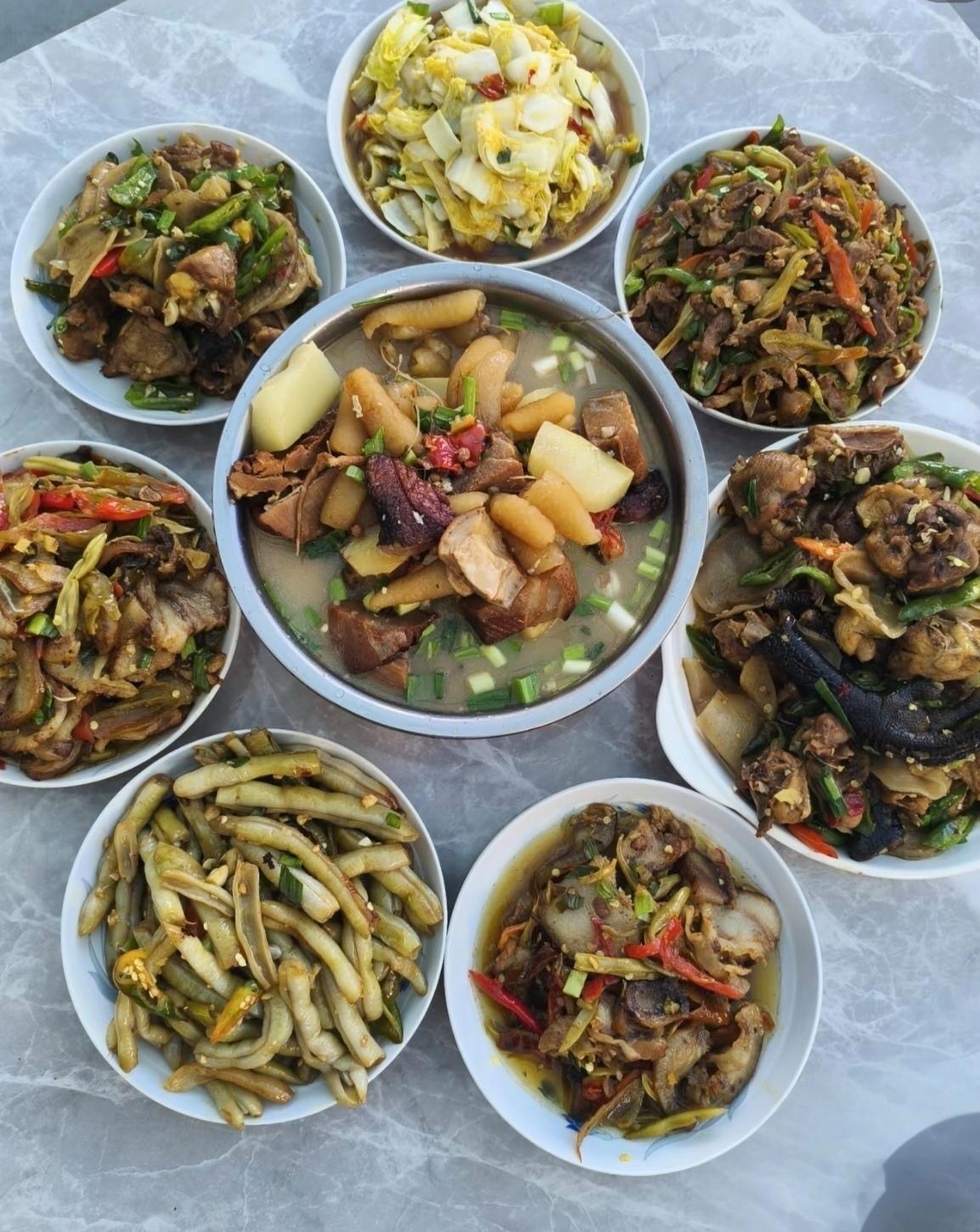 图一吃好，图二吃撑… 