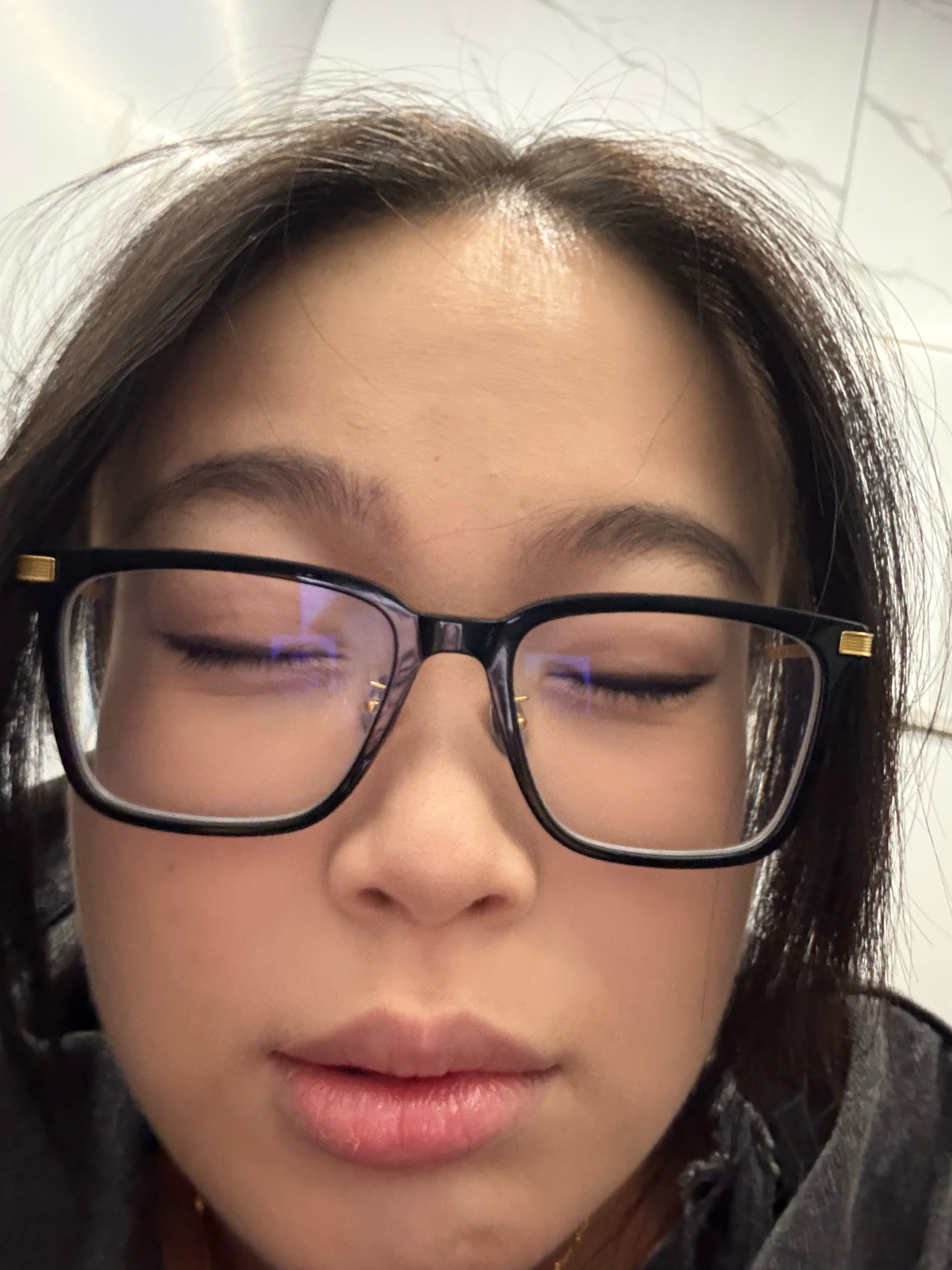 10:00起床，对我来说真的。脑子里非常的空拉完屎跟虚脱了。 ​​​