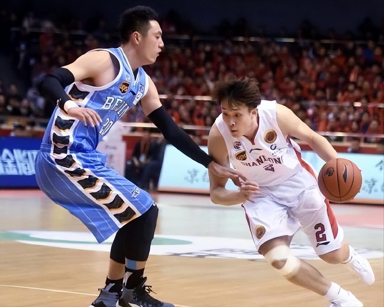 丁彦雨航坦言，从不后悔当年打封闭上场。

一直以来，都有一种说法，说当年山东让小