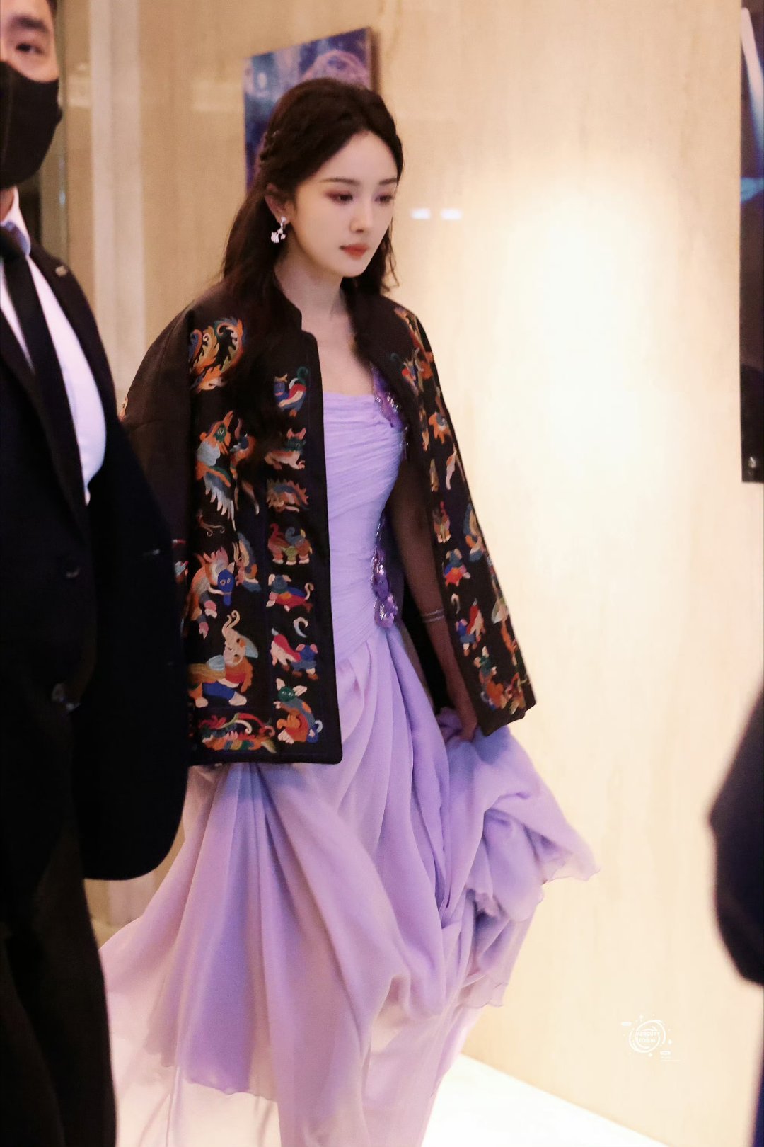 杨幂杨幂 ym杨幂哈尔滨一九四四 ym杨幂没有一顿火锅解决不了的事“仲夏的凉风吹