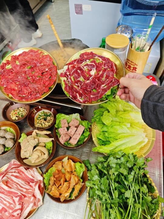 第一次吃贵州酸汤火锅！后悔没早点吃~