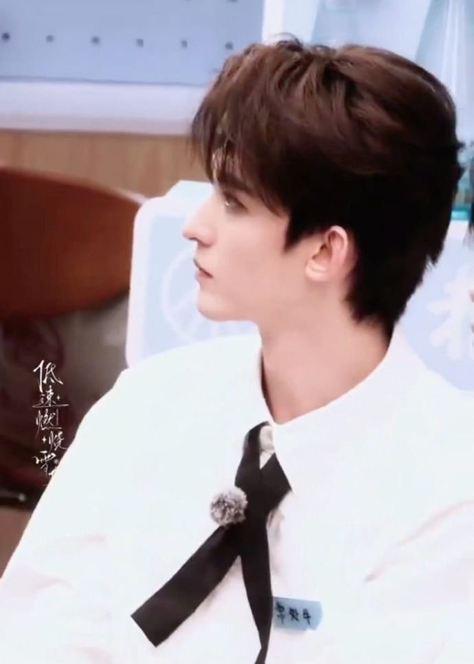 青3创4门面同框今夕是何年 跨节目同框真的很有情怀，常华森和周柯宇同框录综艺，把